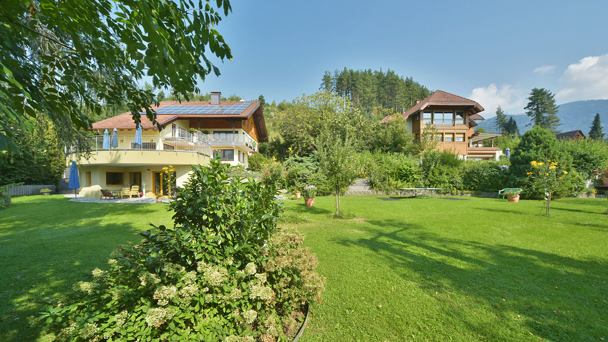 FerienHAUS und FerienWOHNUNG "Auf der Raun"